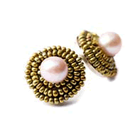 Classic pink pearl earrings by Ziio are handmade in Italy