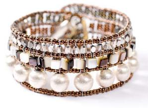 Artisan Italian bracelet by Ziio is handmade of sterling silver and shell.